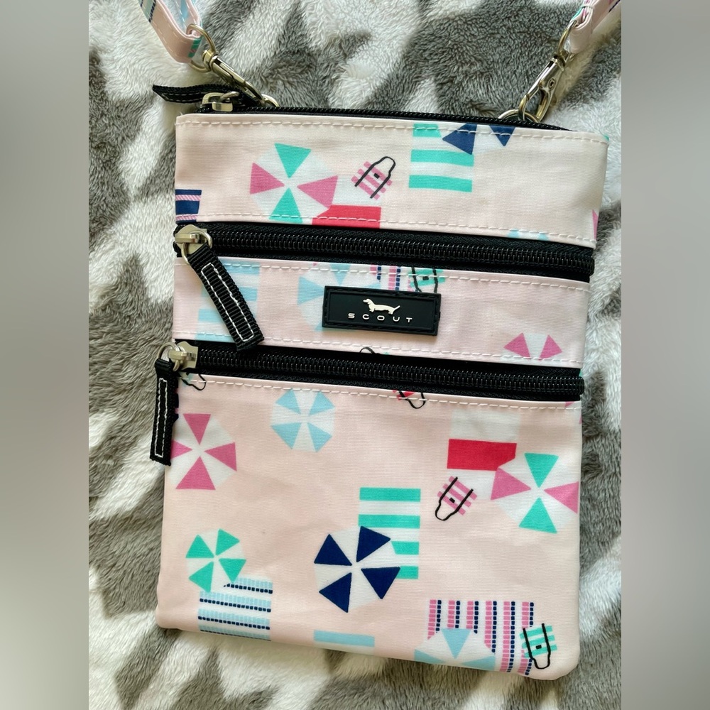 Scout Sally Go Lightly Crossbody bag